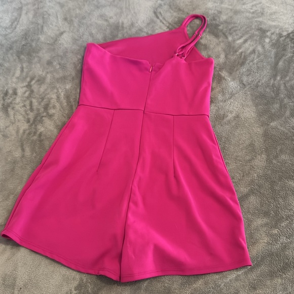 Lulu’s hot pink romper - Picture 2 of 3